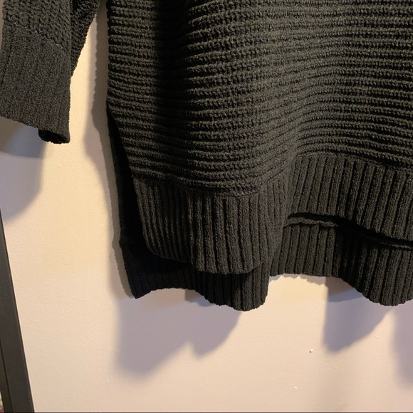 American Eagle Oversized Black Knit Sweater - Picture 2 of 7